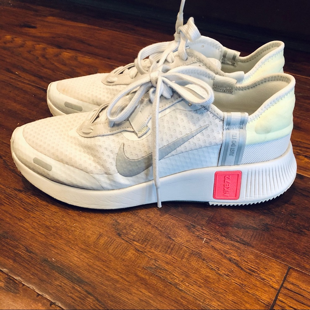Nike tennis shoes